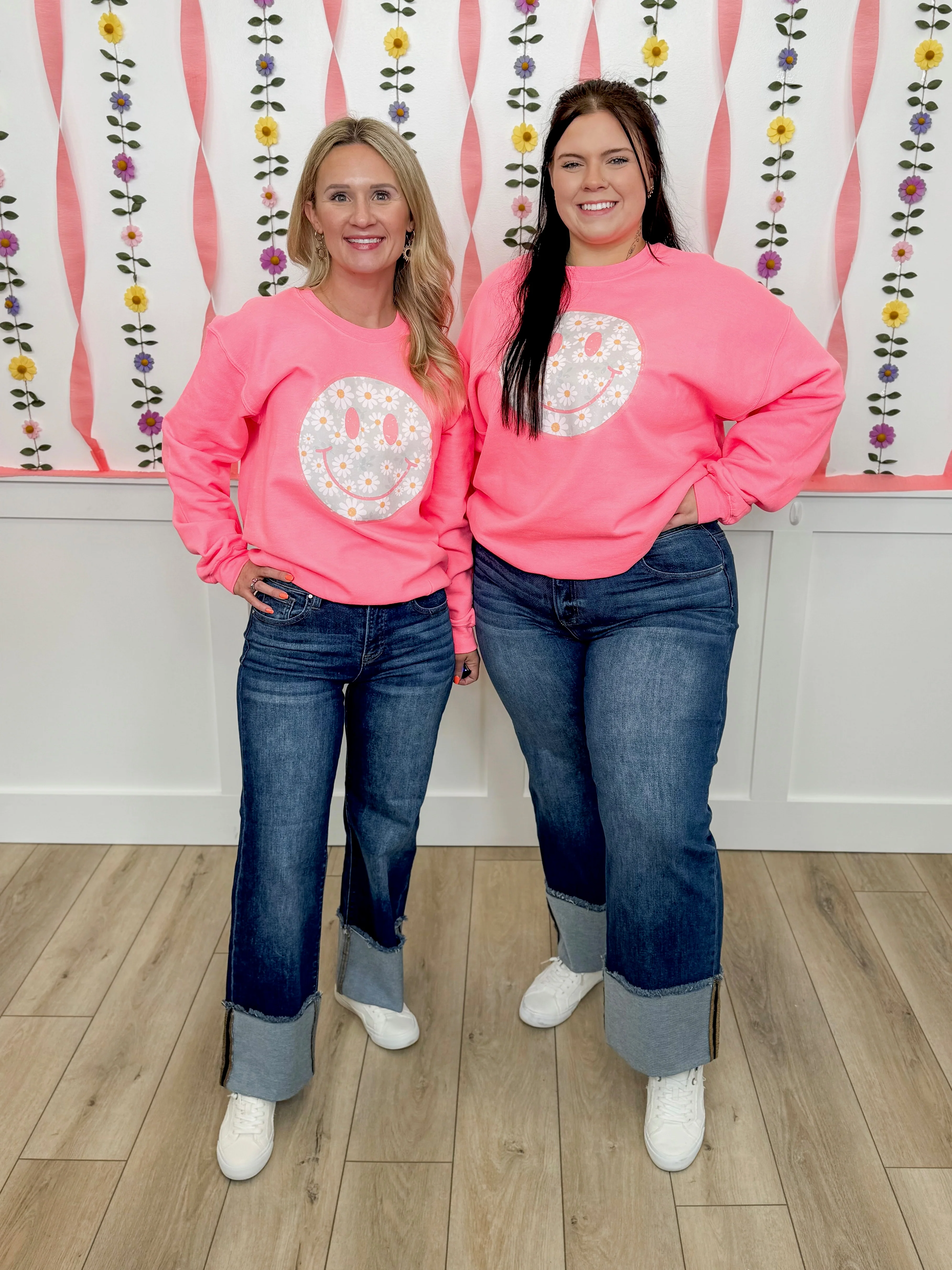 Daisy Grin Cotton Blend Long Sleeve Pink Avery Mae Graphic Crewneck Sweatshirt (Gildan) - Image 4