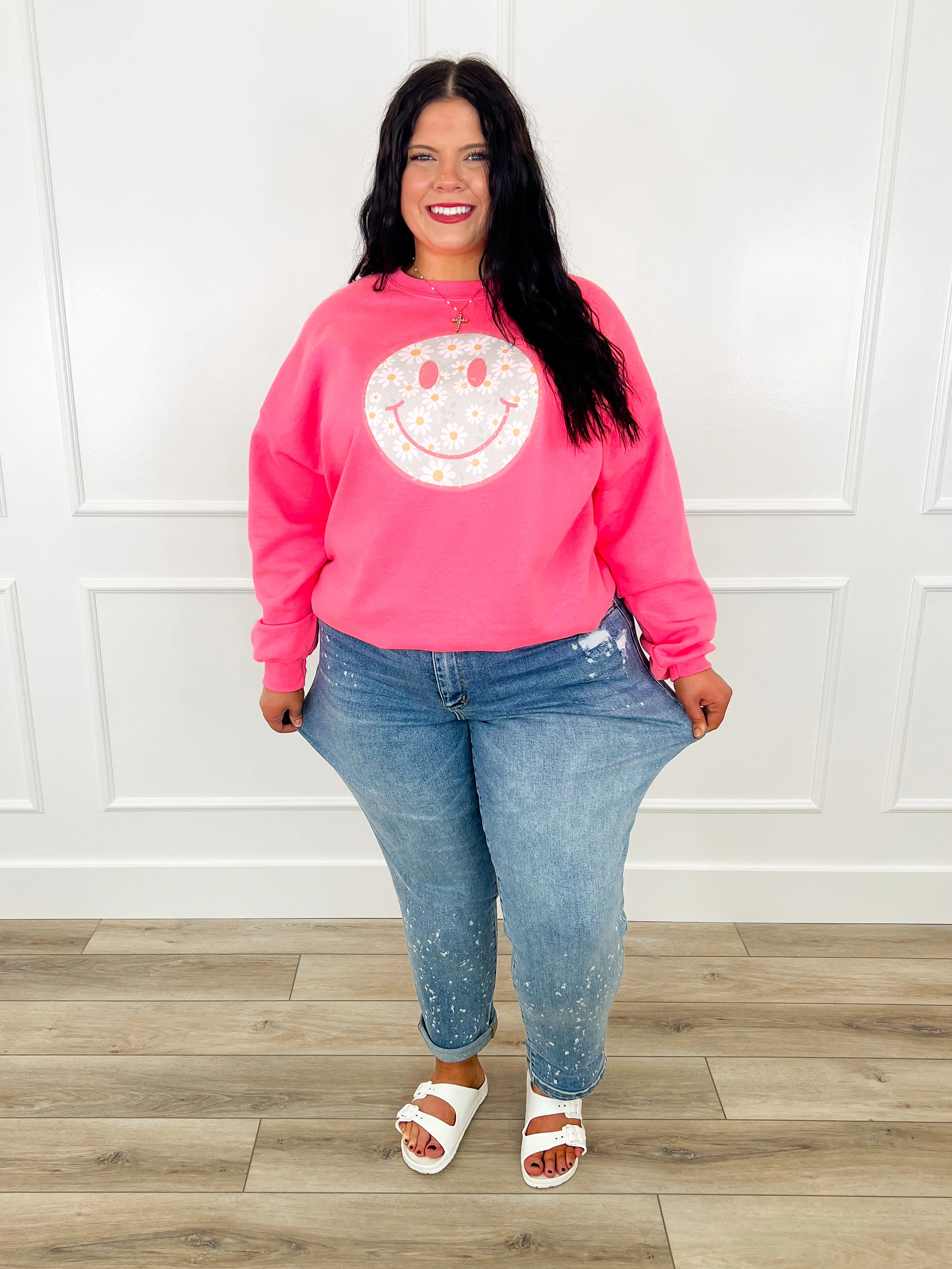 Daisy Grin Cotton Blend Long Sleeve Pink Avery Mae Graphic Crewneck Sweatshirt (Gildan) - Image 5