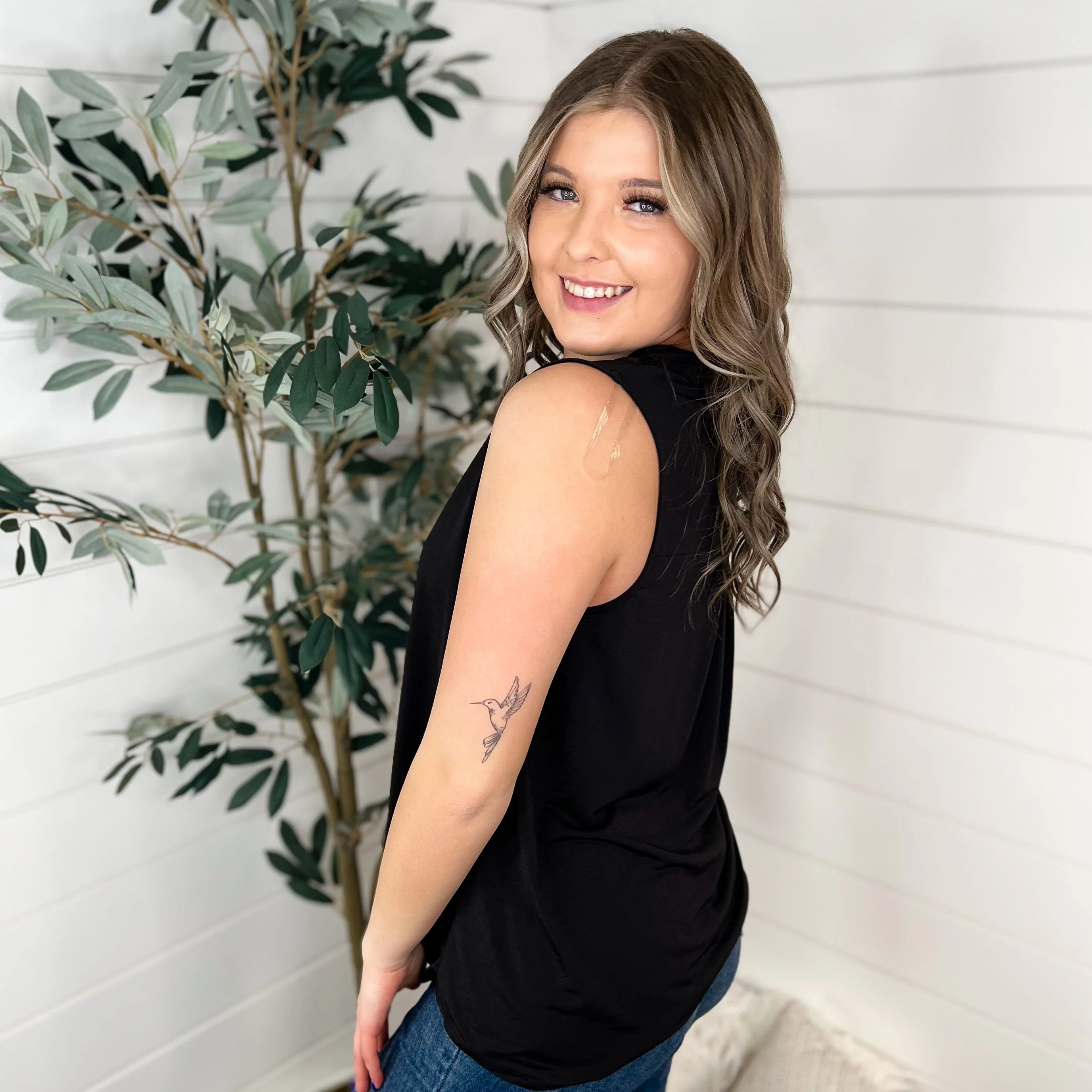 Dear Scarlett Is True Wrinkle-Free Gabby Tank Top - 8 colors! - Image 3