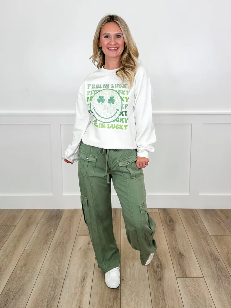 Feelin' Lucky Cotton Blend Long Sleeve White Avery Mae Graphic Crewneck Sweatshirt - Image 3